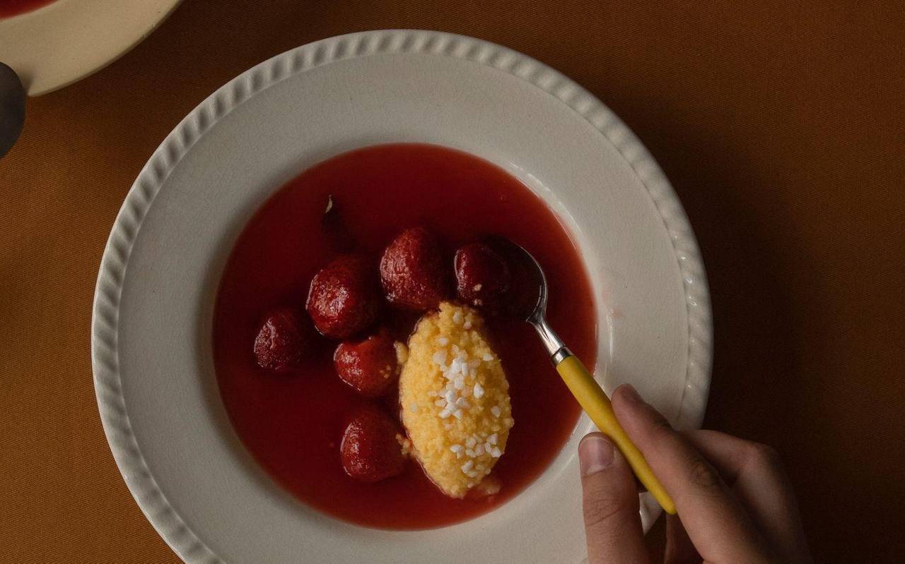 Erdbeerensuppe mit Maisgriesnocken