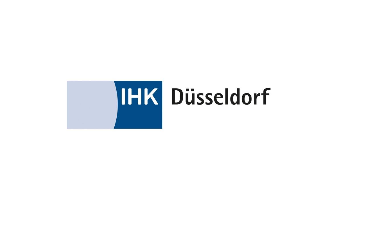 Das blau-graue Logo der IHK Düsseldorf auf weißem Hintergrund.