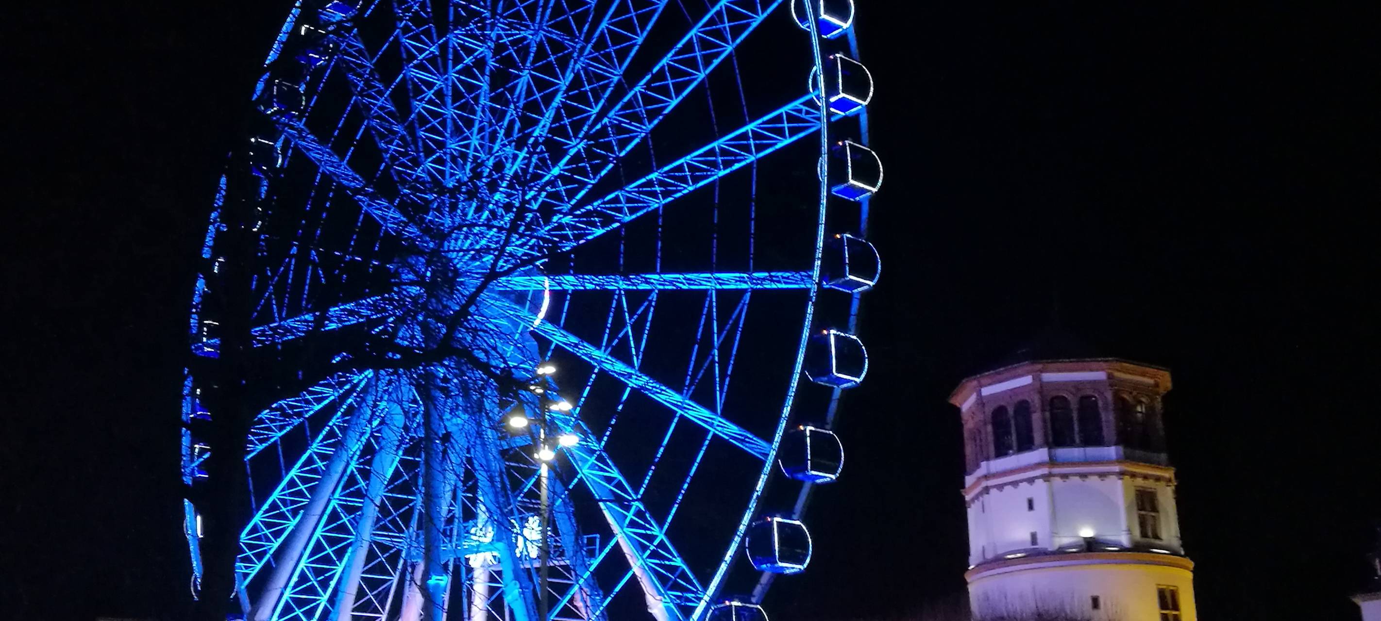Düsseldorf: Riesenrad auf dem Burgplatz dreht sich wieder