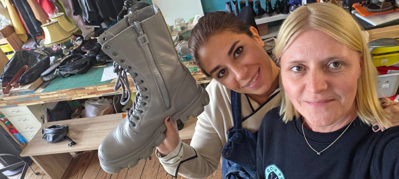 Boots der Backstreet Boys bei der Reparatur.